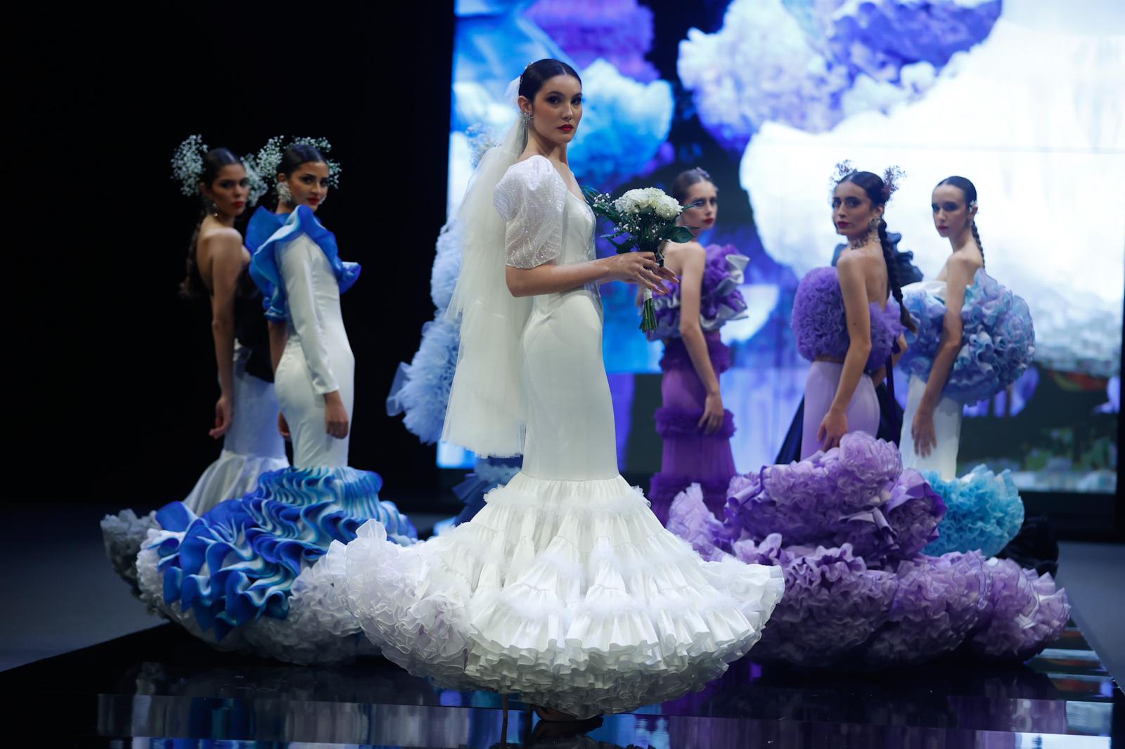 Detalle del desfile del Certamen de jóvenes diseñadores en SIMOF 2025