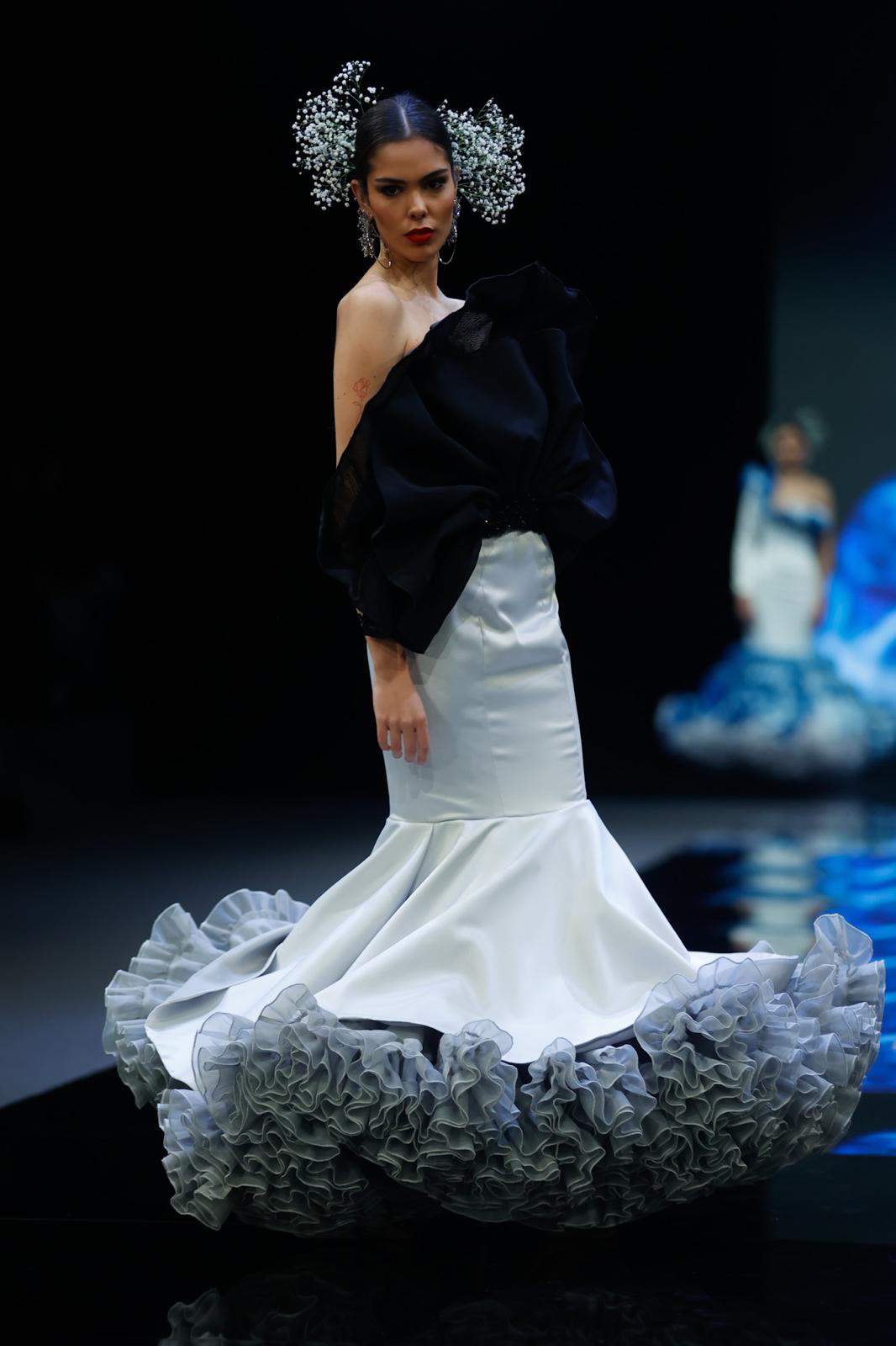 Detalle del desfile del Certamen de jóvenes diseñadores en SIMOF 2025