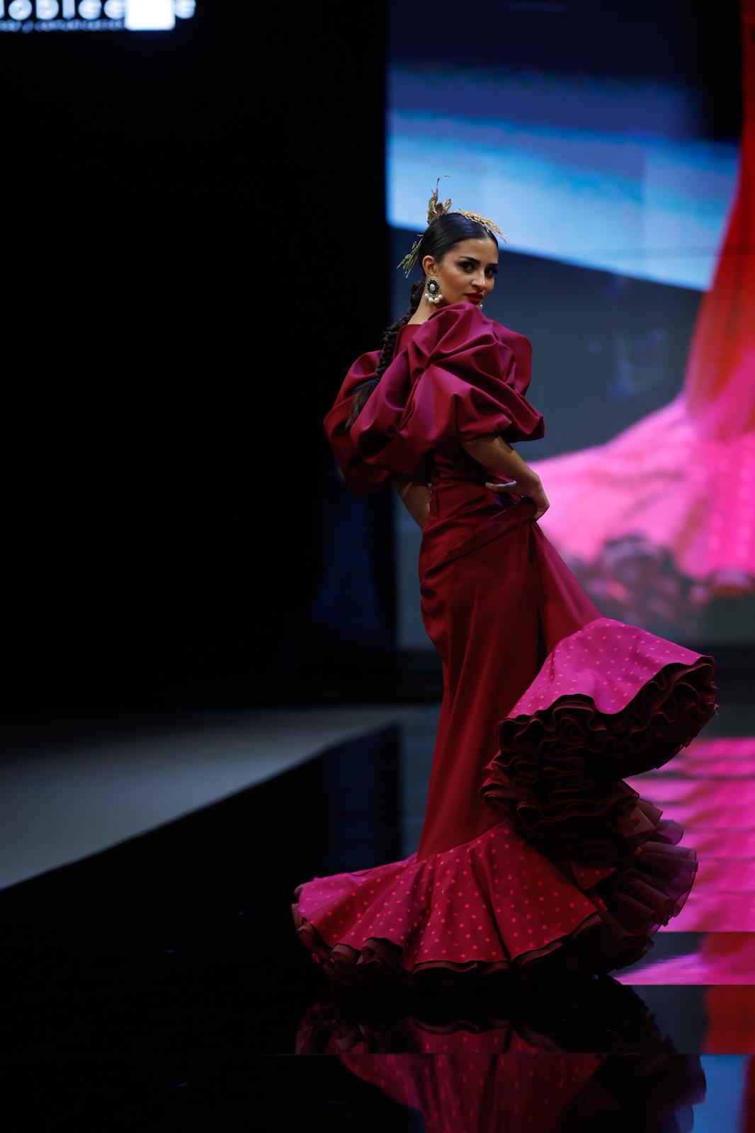 Detalle del desfile del Certamen de jóvenes diseñadores en SIMOF 2025