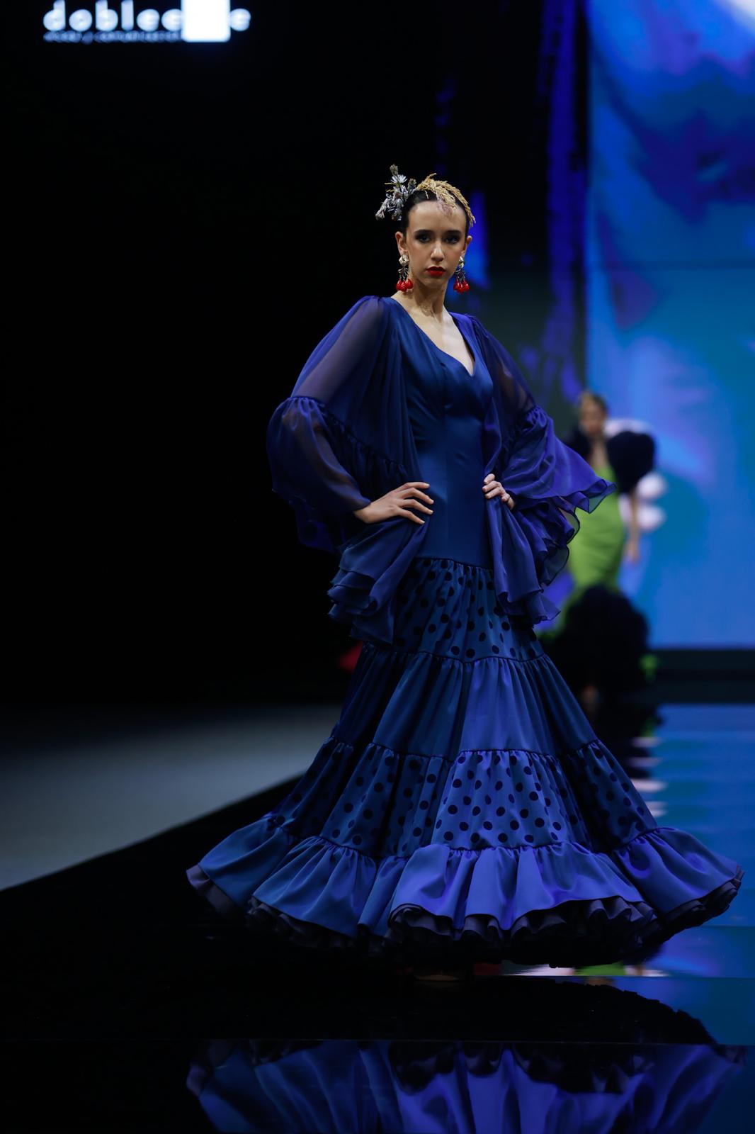 Detalle del desfile del Certamen de jóvenes diseñadores en SIMOF 2025