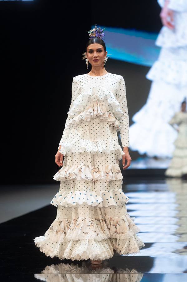 Detalles del desfile del diseñador Alonso Cózar en SIMOF 2025