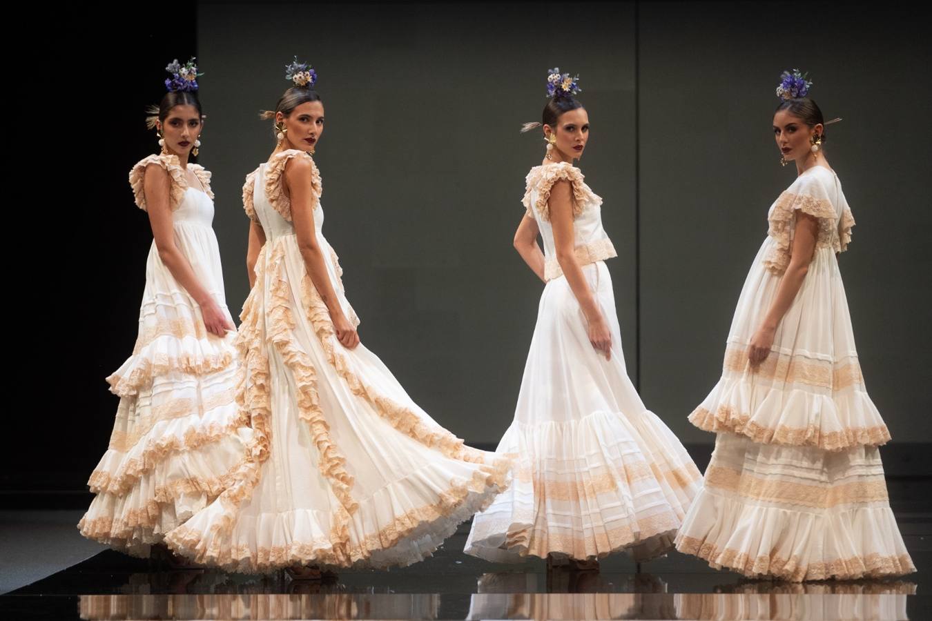 Detalles del desfile del diseñador Alonso Cózar en SIMOF 2025