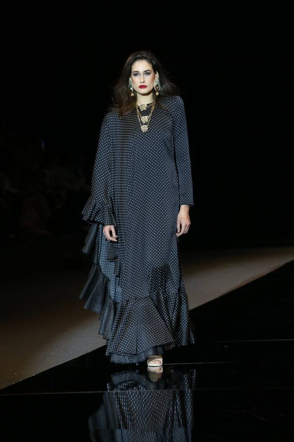 Detalles del desfile del diseñador Antonio Gutiérrez en SIMOF 2025