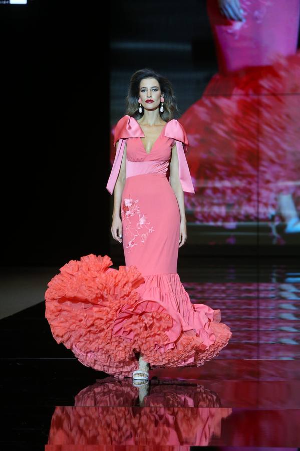 Detalles del desfile del diseñador Antonio Gutiérrez en SIMOF 2025