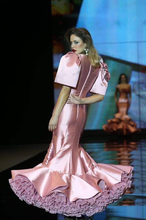 Detalles del desfile del diseñador Antonio Gutiérrez en SIMOF 2025