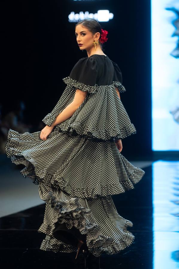 Detalles del desfile del diseñador Guillermo Peralta en SIMOF 2025