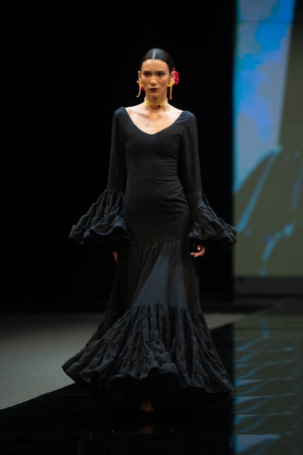 Detalles del desfile del diseñador Guillermo Peralta en SIMOF 2025