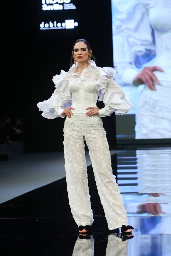 Detalles del desfile del diseñador José Raposo en SIMOF 2025