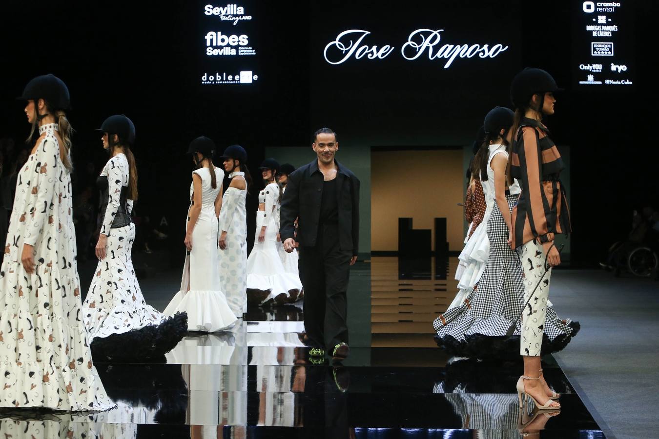 Detalles del desfile del diseñador José Raposo en SIMOF 2025