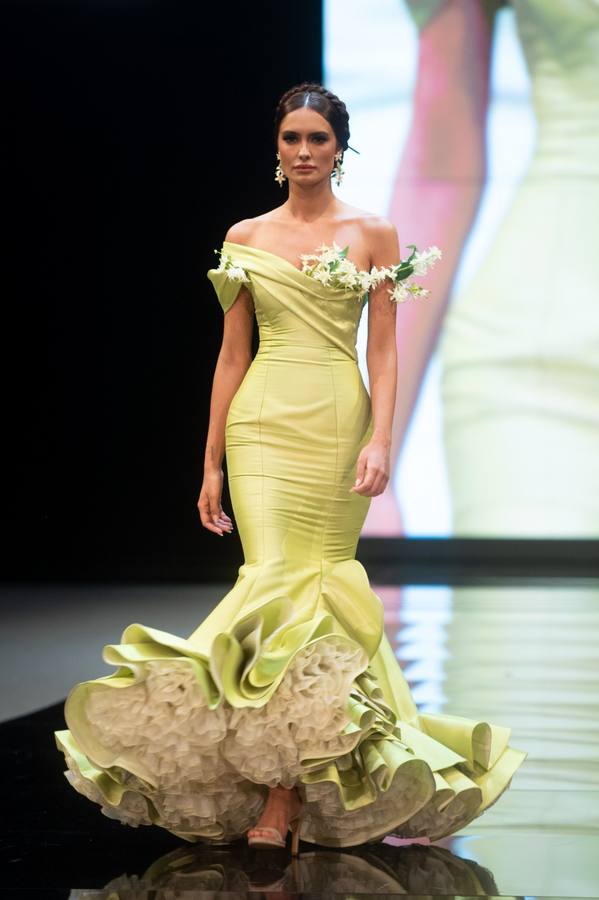 Detalles del desfile del diseñador Luis Fernández en SIMOF 2025