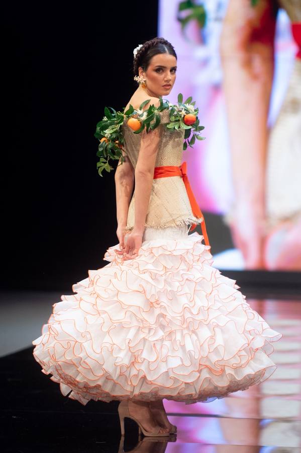 Detalles del desfile del diseñador Luis Fernández en SIMOF 2025