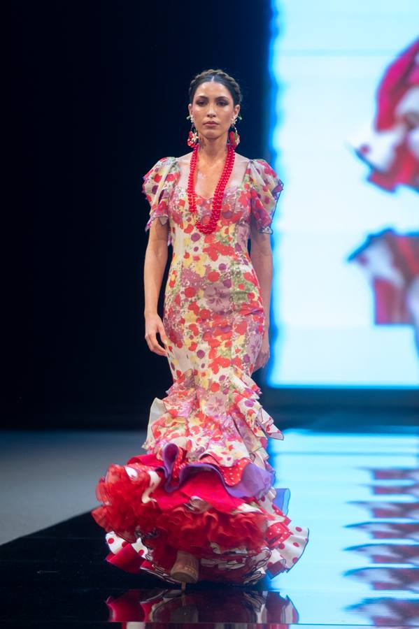 Detalles del desfile del diseñador Luis Fernández en SIMOF 2025