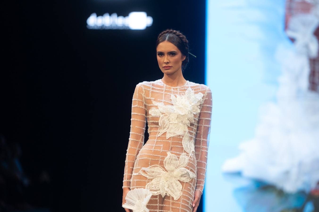 Detalles del desfile del diseñador Luis Fernández en SIMOF 2025