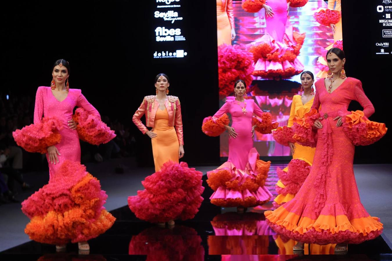 Desfile de Sergy & Tapiju en SIMOF 2025