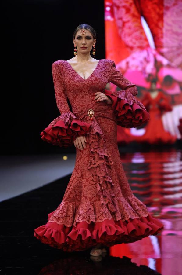 Desfile de Sergy & Tapiju en SIMOF 2025