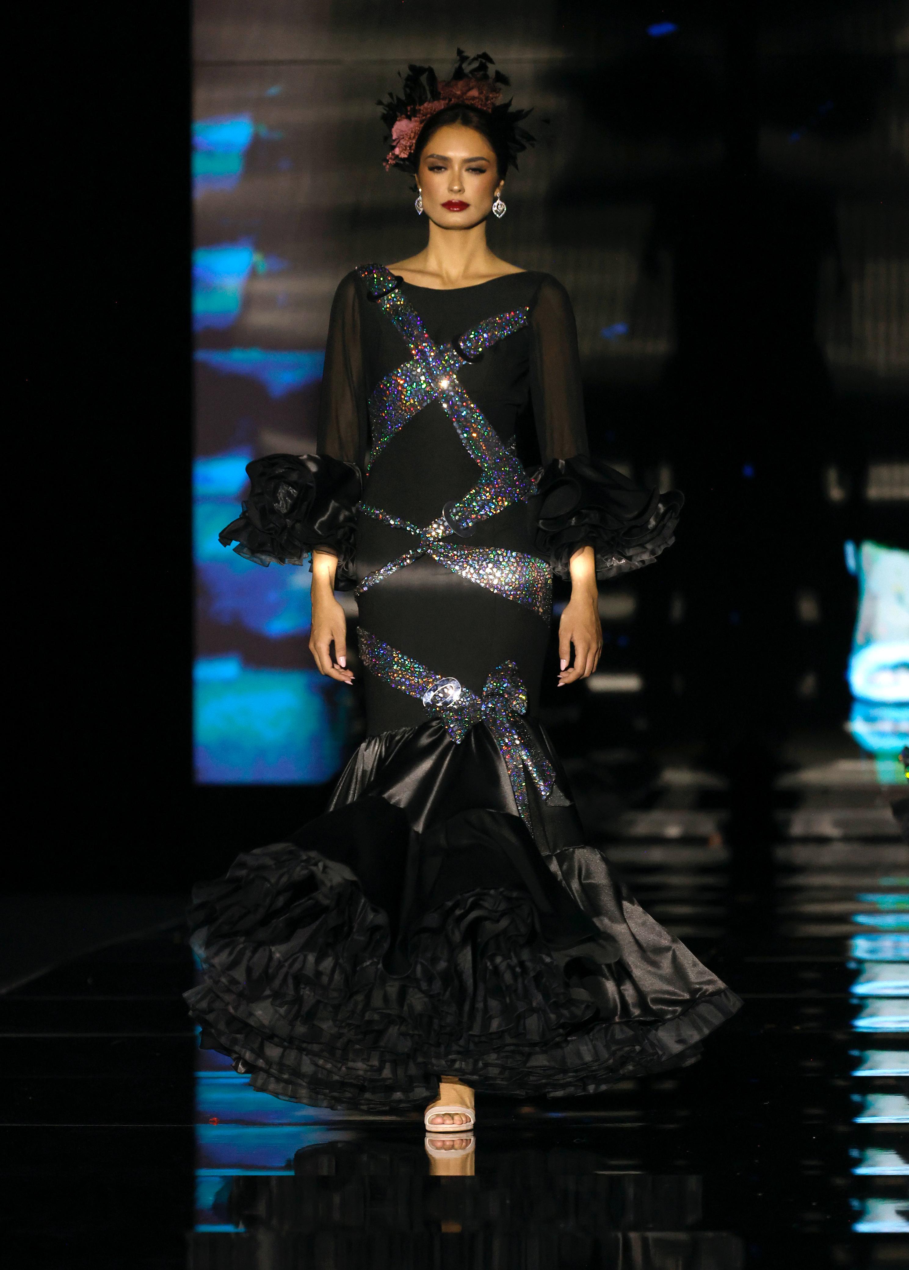 El desfile de Alejandro Andana y Yolanda Rivas en SIMOF 2025, en imágenes