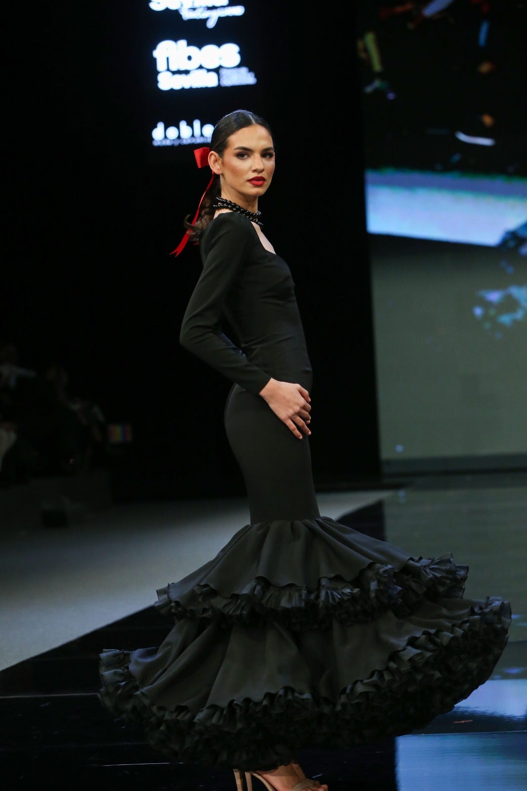 El desfile de Rosa Pedroche en SIMOF 2025, en imágenes