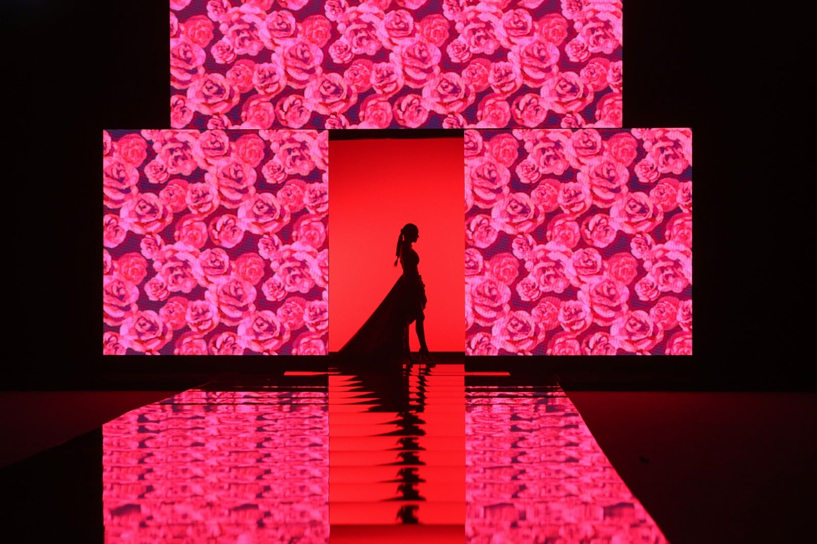 El desfile de Rosa Pedroche en SIMOF 2025, en imágenes