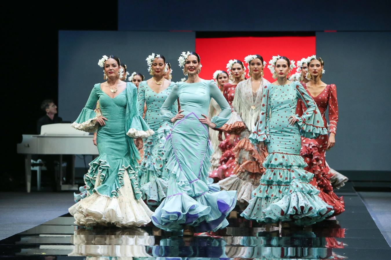 La colección es Sonibel hace un repaso a la historia de esta firma de moda flamenca