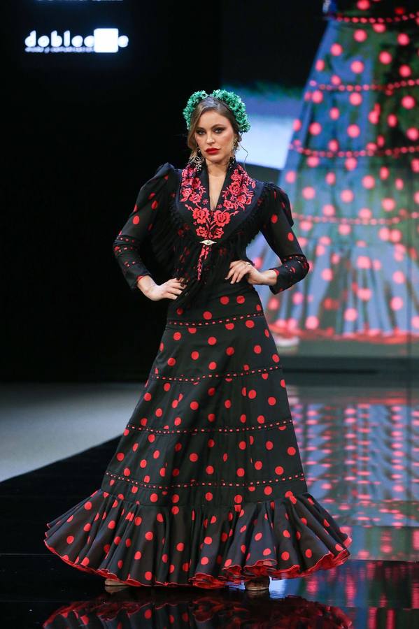 Desfile de Diseño Hermanas Serrano en SIMOF 2025