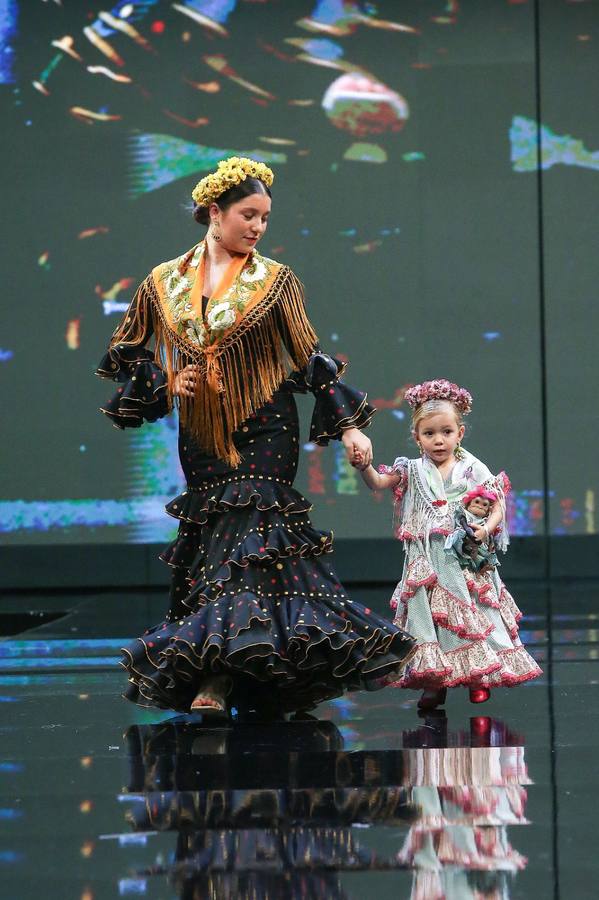 Desfile de Diseño Hermanas Serrano en SIMOF 2025