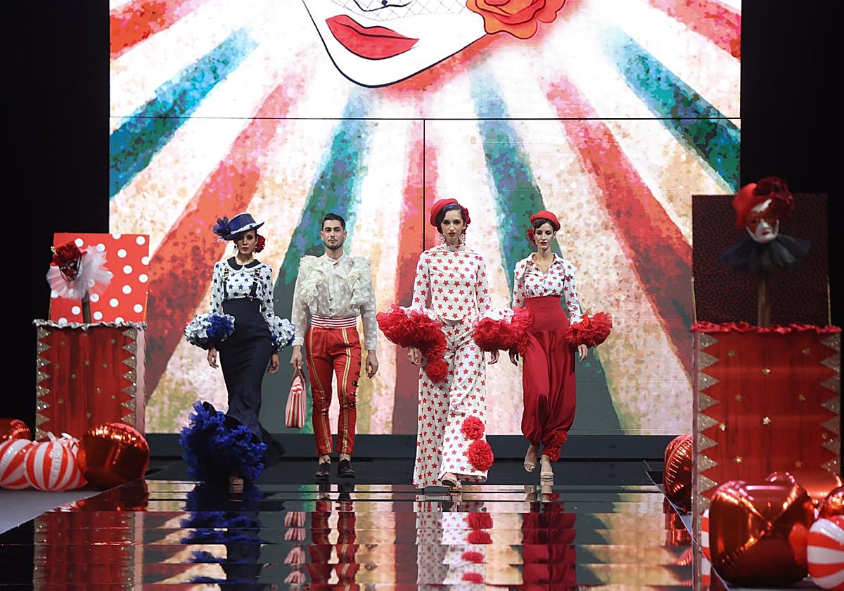 El desfile de Flor de cerezo en SIMOF 2025