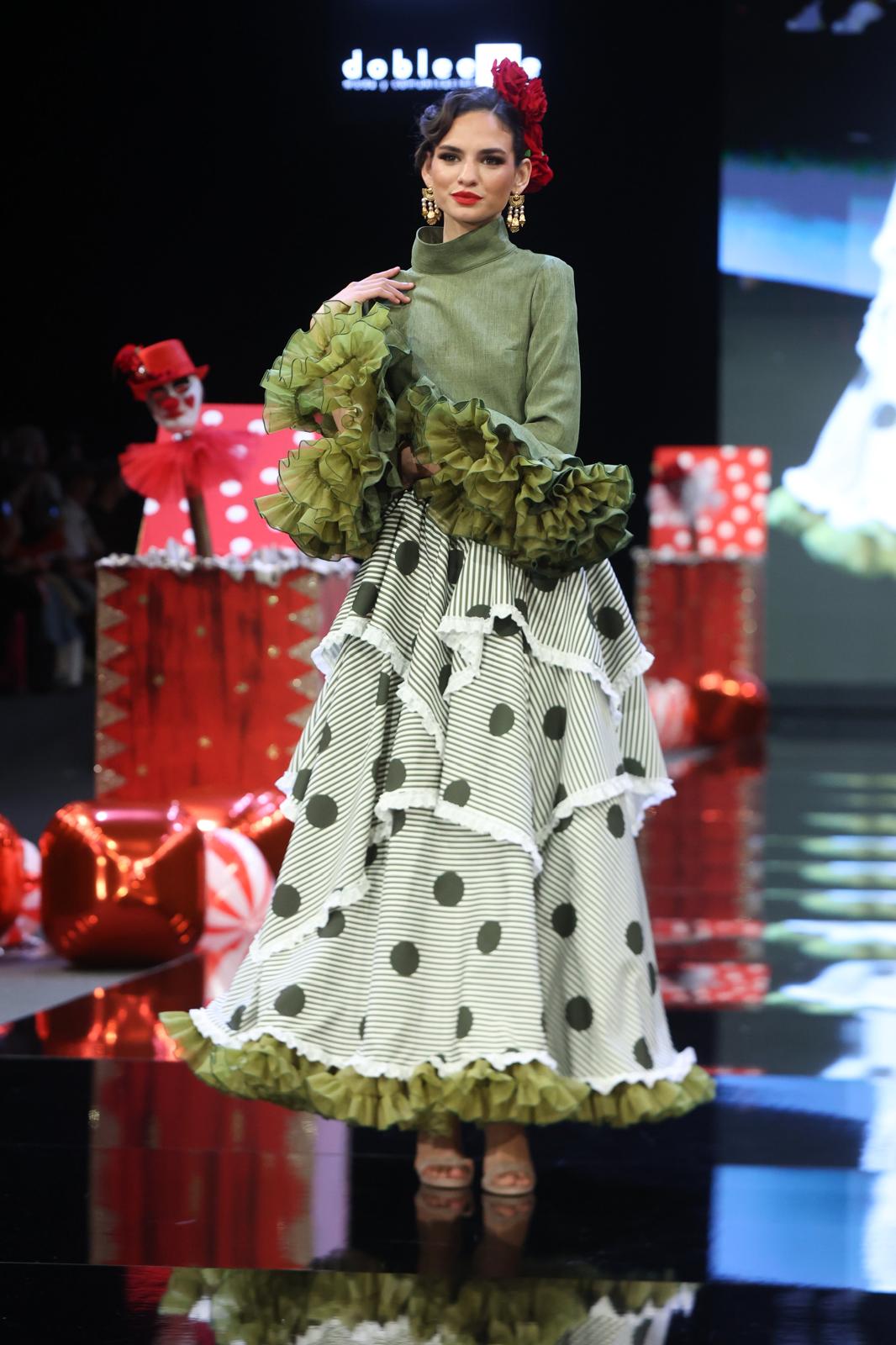 El desfile de Flor de cerezo en SIMOF 2025