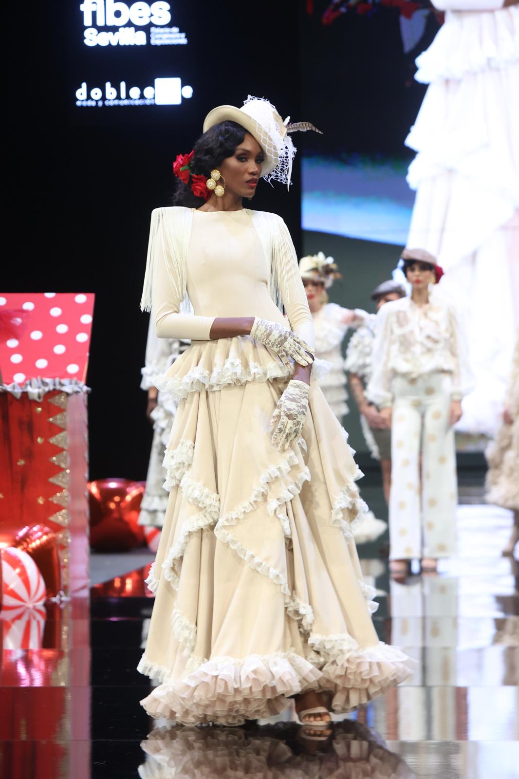 El desfile de Flor de cerezo en SIMOF 2025