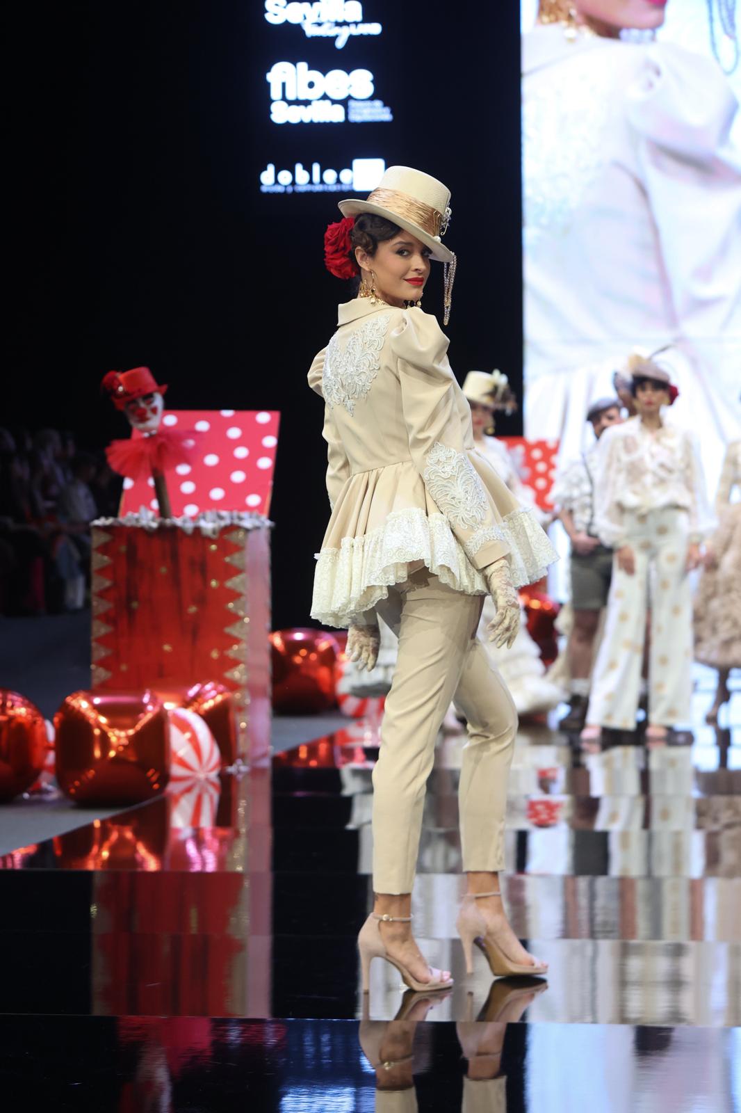 El desfile de Flor de cerezo en SIMOF 2025