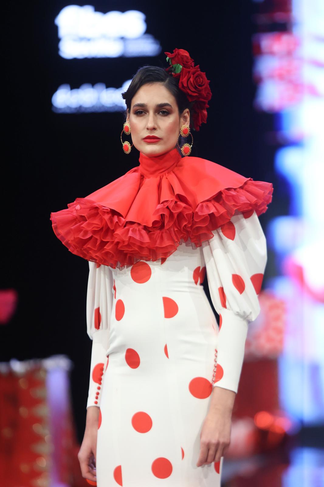 El desfile de Flor de cerezo en SIMOF 2025