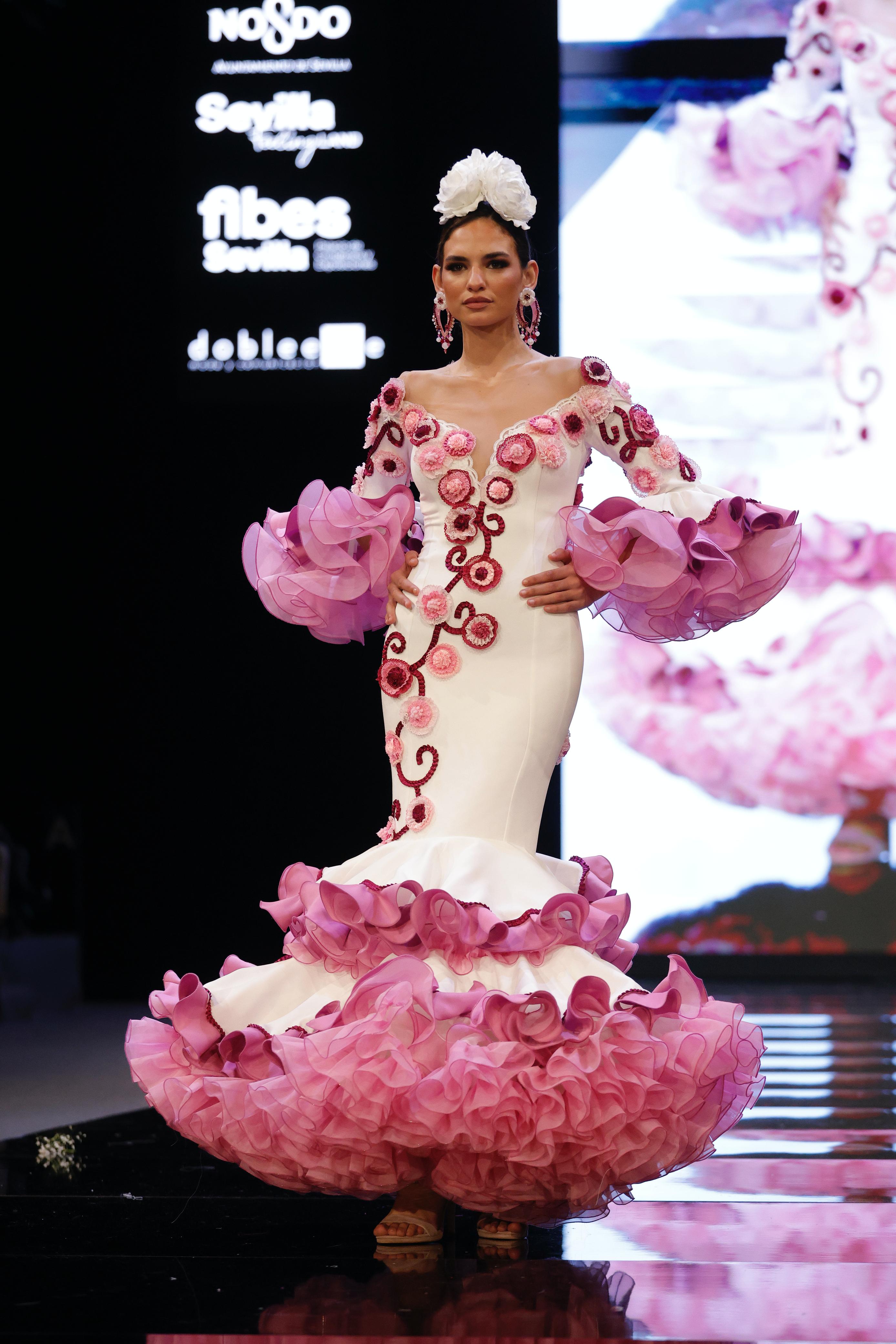 El desfile de Teresa Ninú Atelier en SIMOF 2025