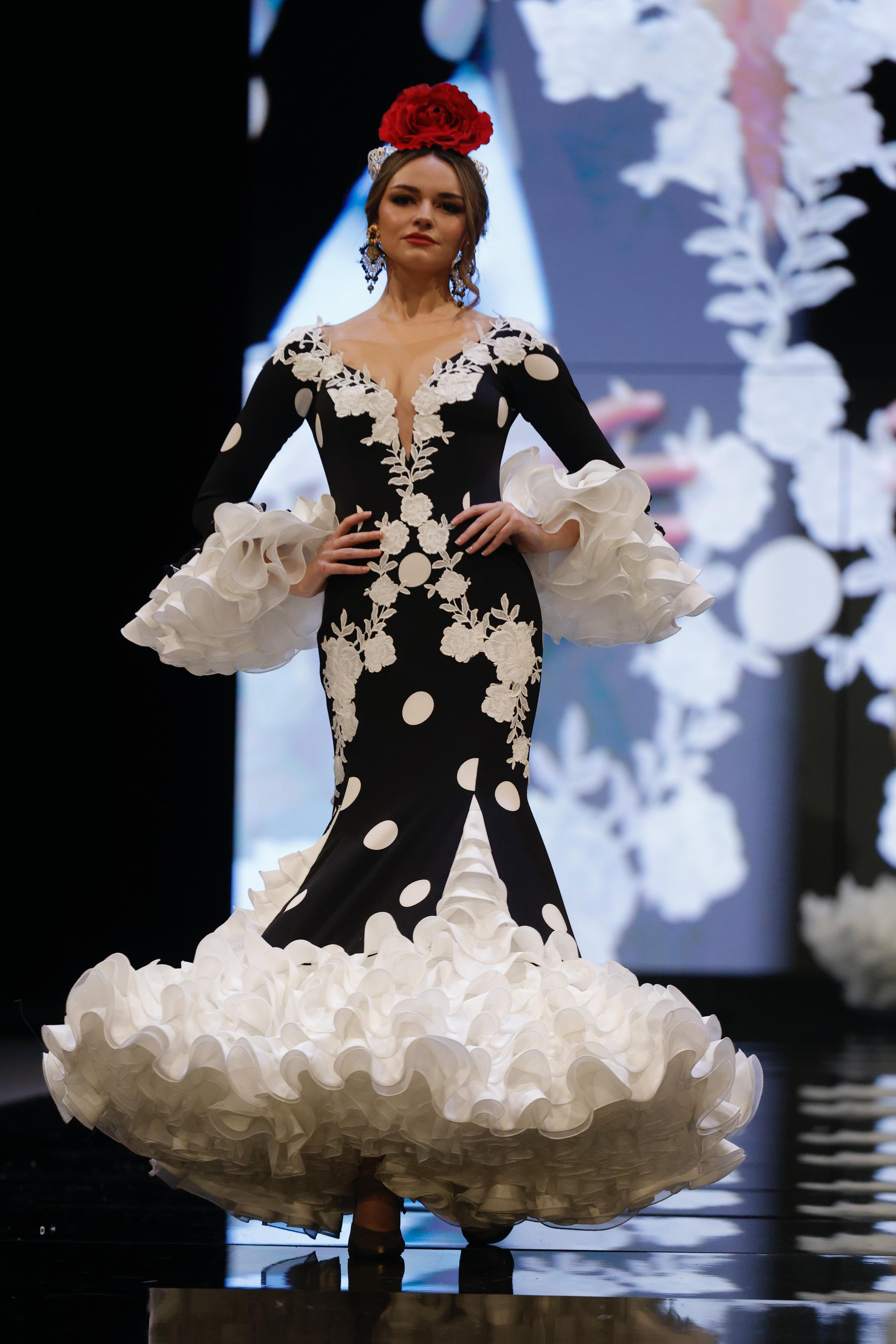 El desfile de Teresa Ninú Atelier en SIMOF 2025