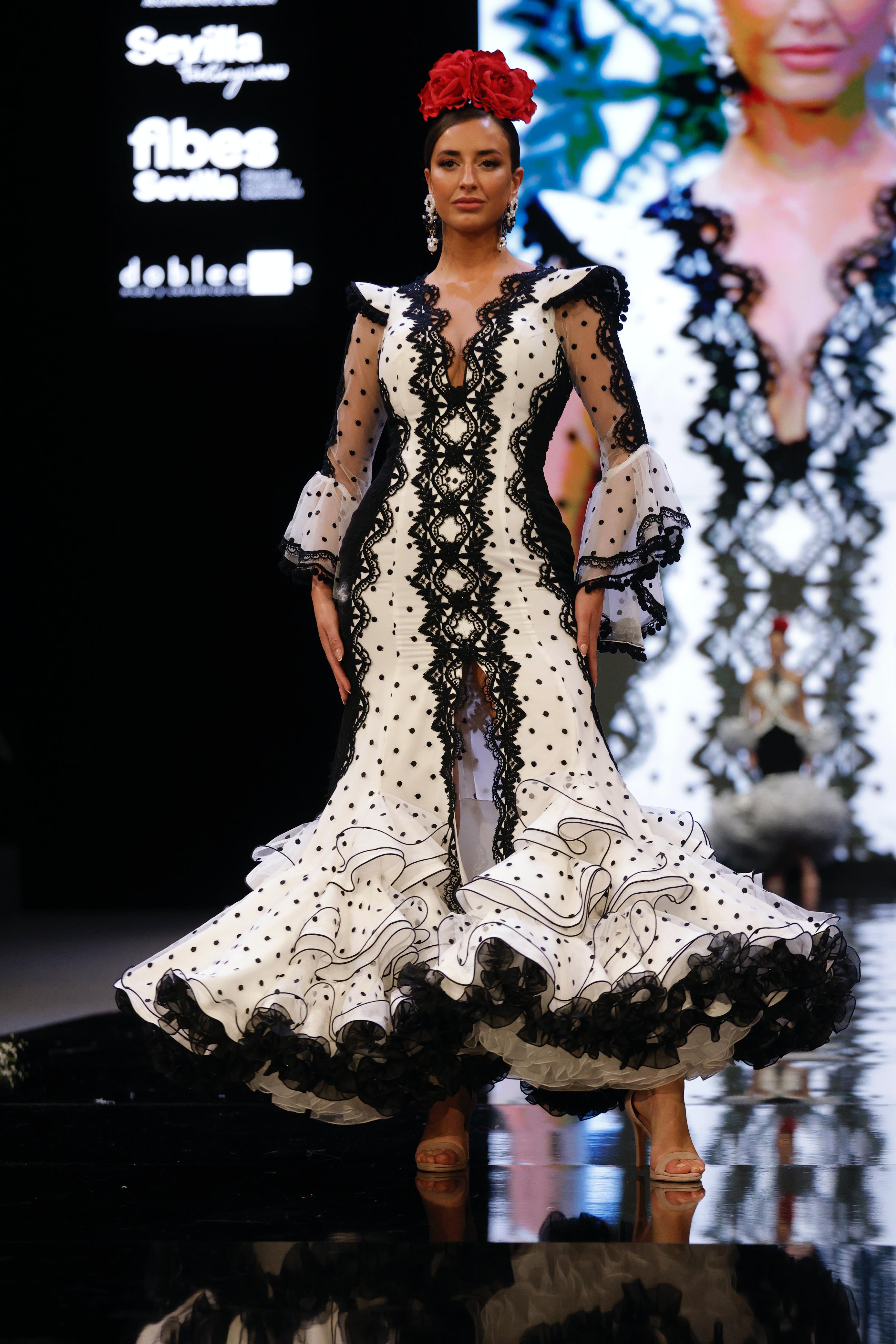 El desfile de Teresa Ninú Atelier en SIMOF 2025