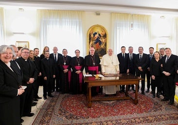 Sevilla invita al Papa Francisco a visitar la ciudad para conocer sus cofradías