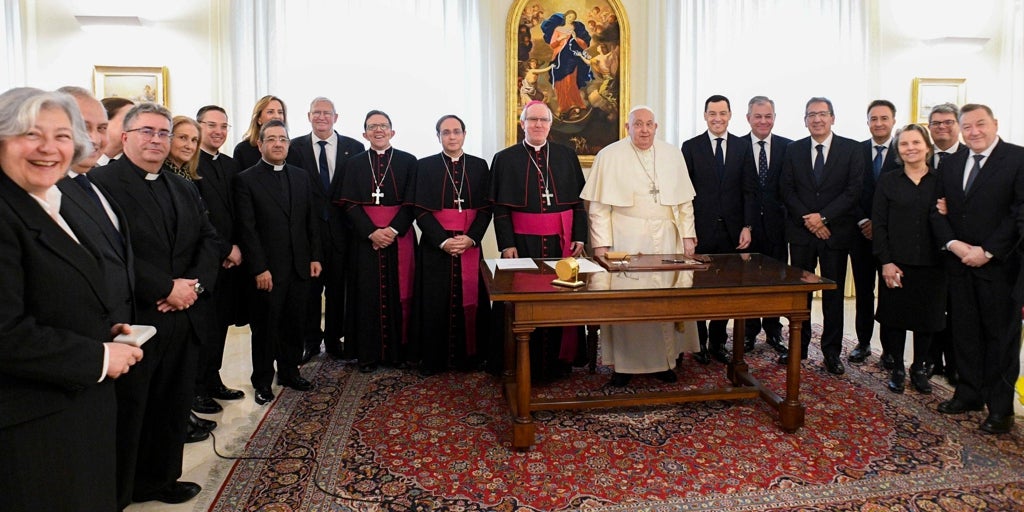 Sevilla invita al Papa Francisco a visitar la ciudad para conocer sus cofradías