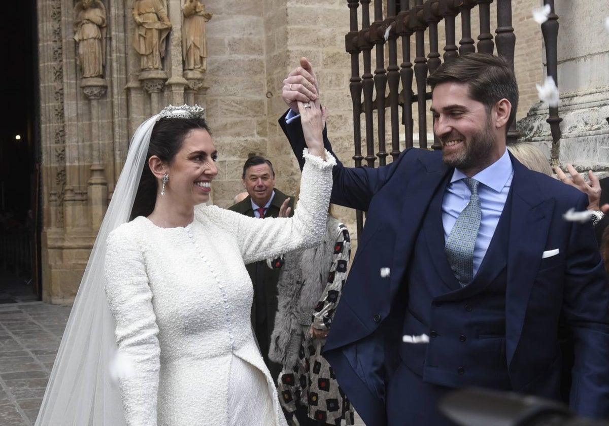 Magdalena González-Serna yAntoliano Rodríguez Márquez se dan el 'sí quiero' en la Catedral de Sevilla