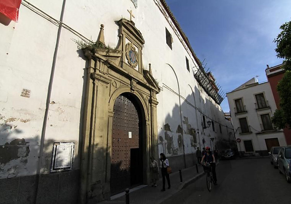 La fachada del convento de San Leandro, uno de los conventos que necesita una rehabilitación