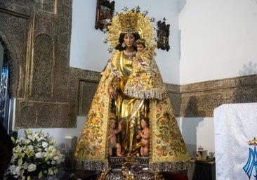 La Virgen 'Peregrina' de los Desamparados de Valencia recorre hoy Sevilla en el 'maremovil' y en procesión