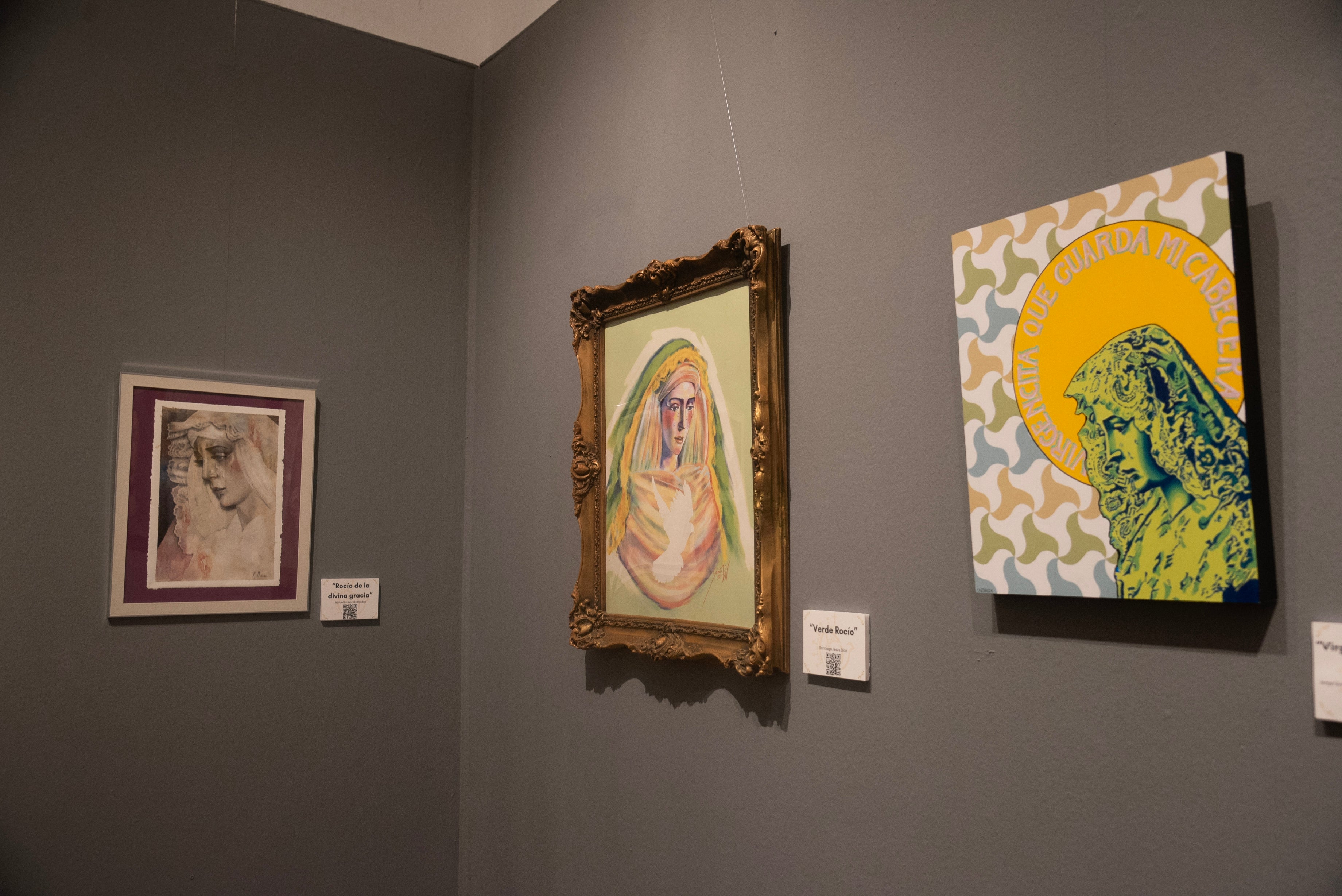 La exposición de arte de la Virgen del Rocío en el Mercantil