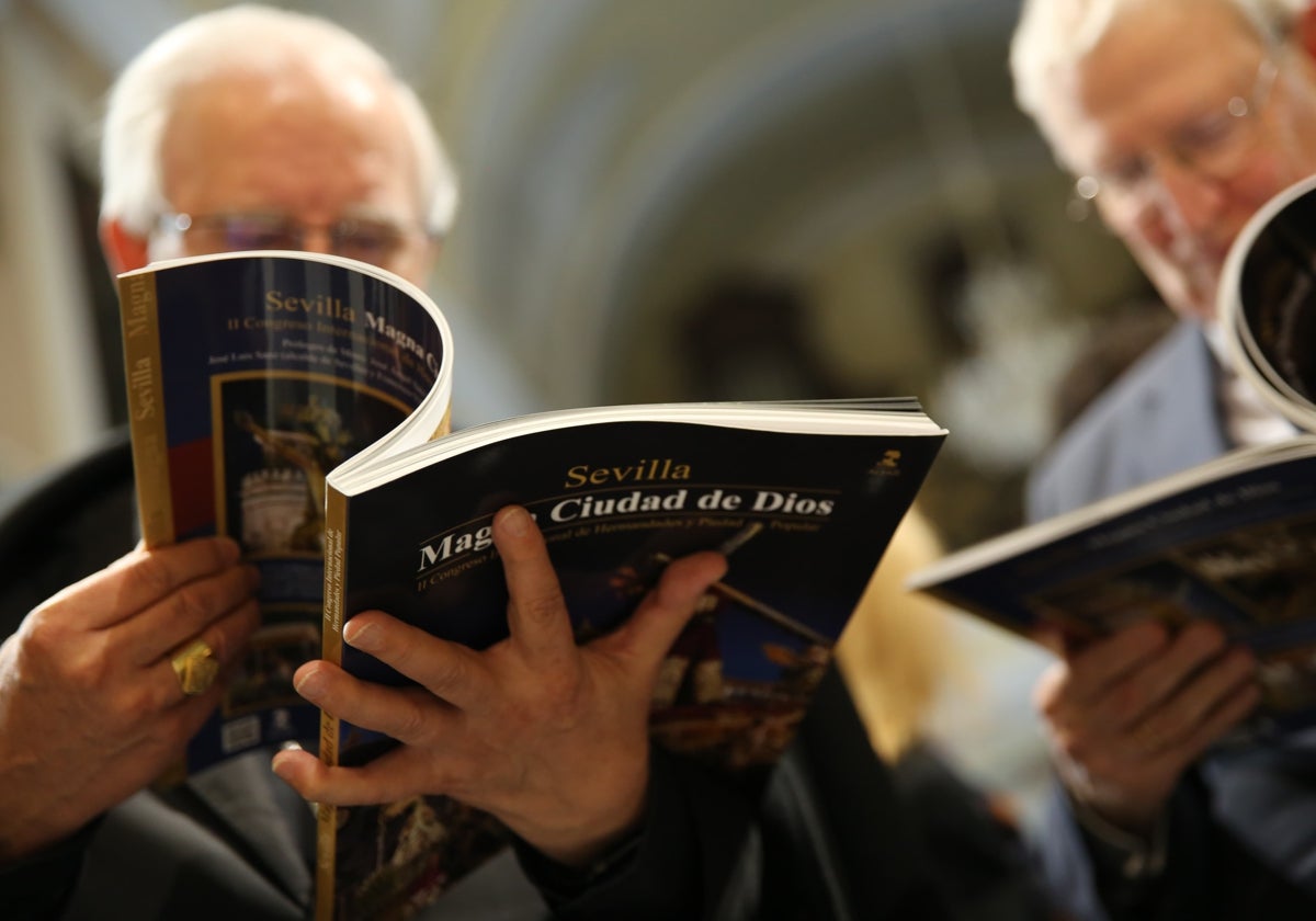 Acto de presentación del libro 'Sevilla. Magna ciudad de Dios'