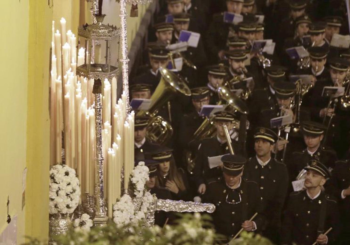 La Virgen de la Amargura sale a San Juan de la Palma el Domingo de Ramos de 2016