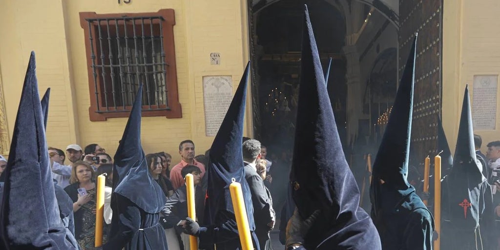 La Carretería y el Baratillo celebran 25 años de hermanamiento con una representación mutua en sus cortejos