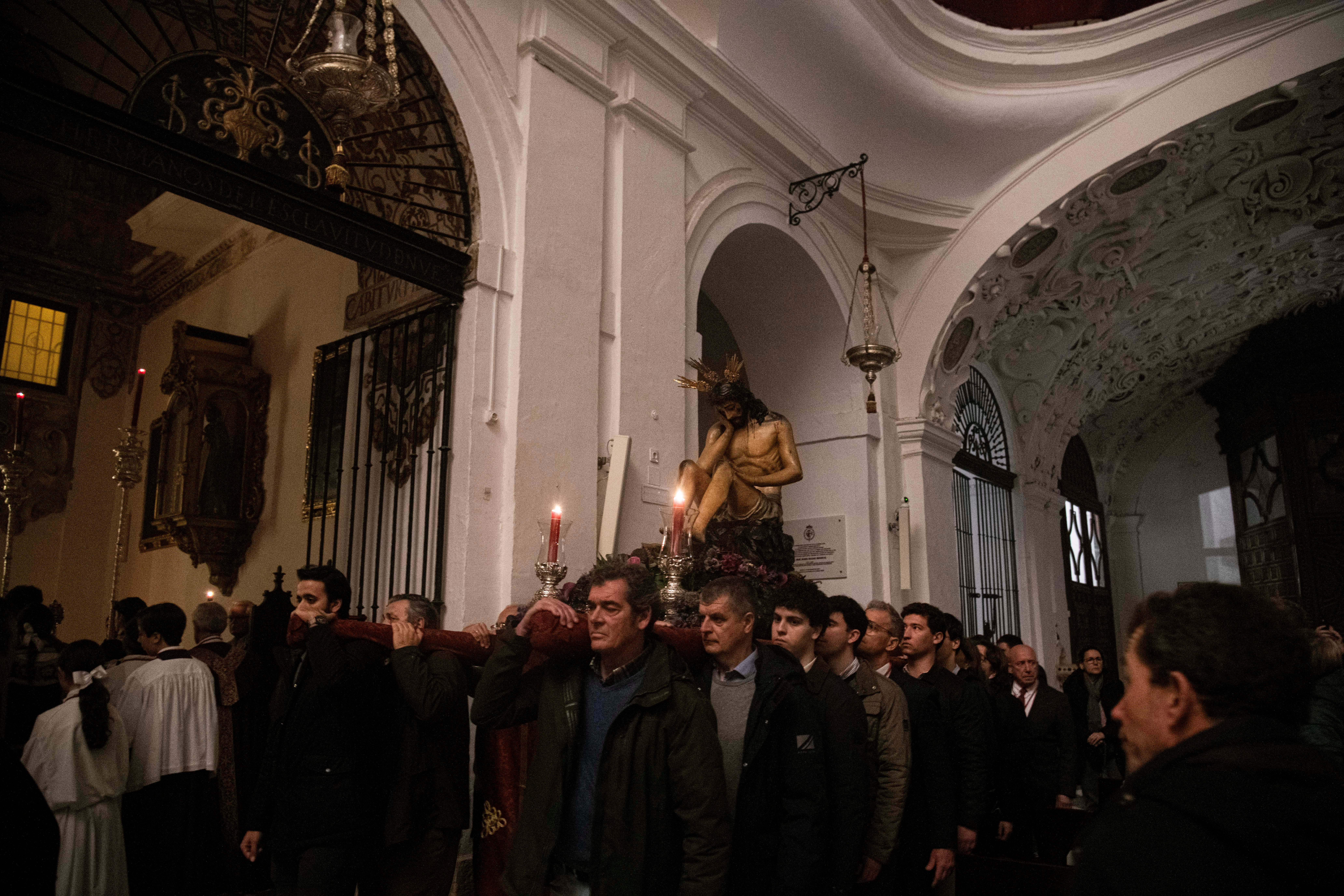 Las imágenes delvía crucis del Señor de la Humildad y Paciencia