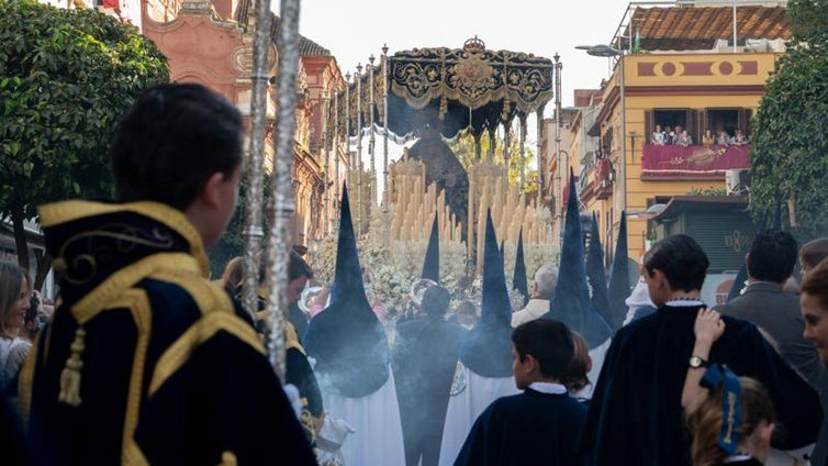 La Estrella rodeará la plaza del Triunfo el Domingo de Ramos de Sevilla de 2025