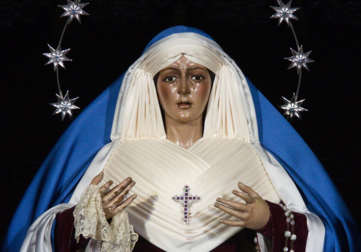 La Esperanza Macarena, vestida para la Cuaresma de 2025