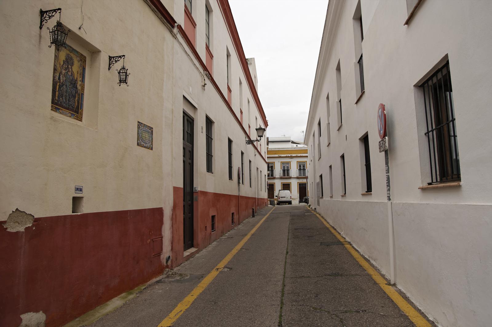Los restos del desaparecido convento de San Laureano, sede de la hermandad del Santo Entierro de Sevilla, en imágenes