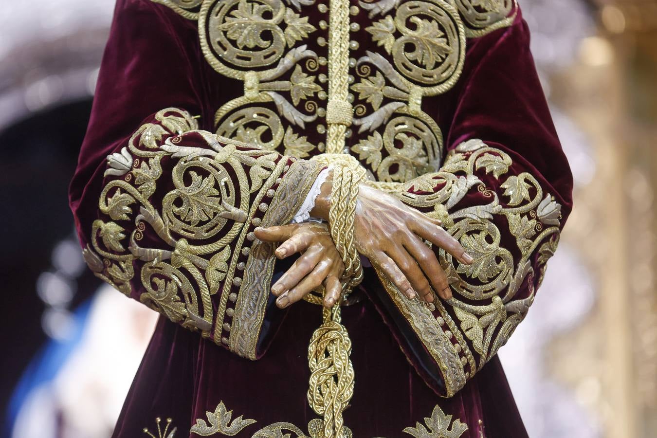 Vía crucis del Señor de la Sentencia en el interior de la basílica de la Macarena