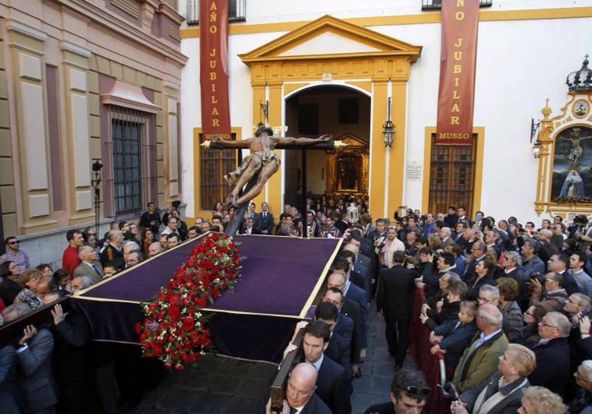 El Cristo de la Expiración del Museo, durante el vía crucis de las cofradías
