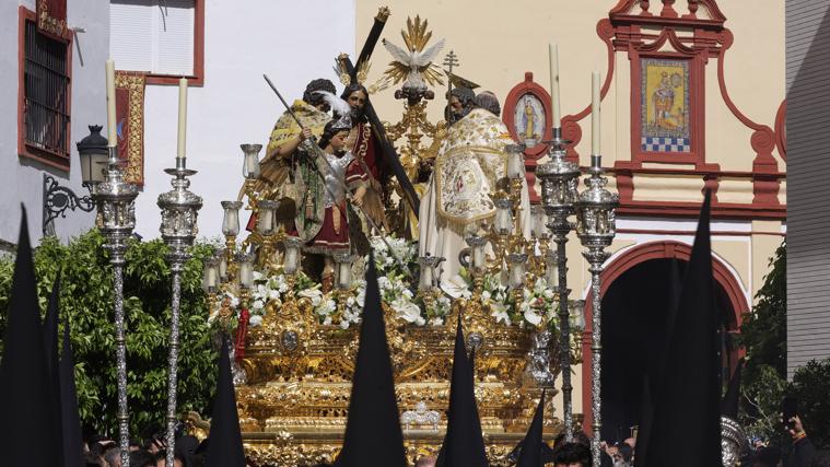 El paso alegórico del Sagrado Decreto de la Trinidad el pasado Sábado Santo