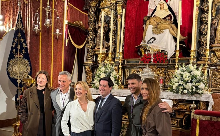 Imagen principal - Jura de Joaquín Sánchez y Marcos Álvarez en la Hermandad del Baratillo